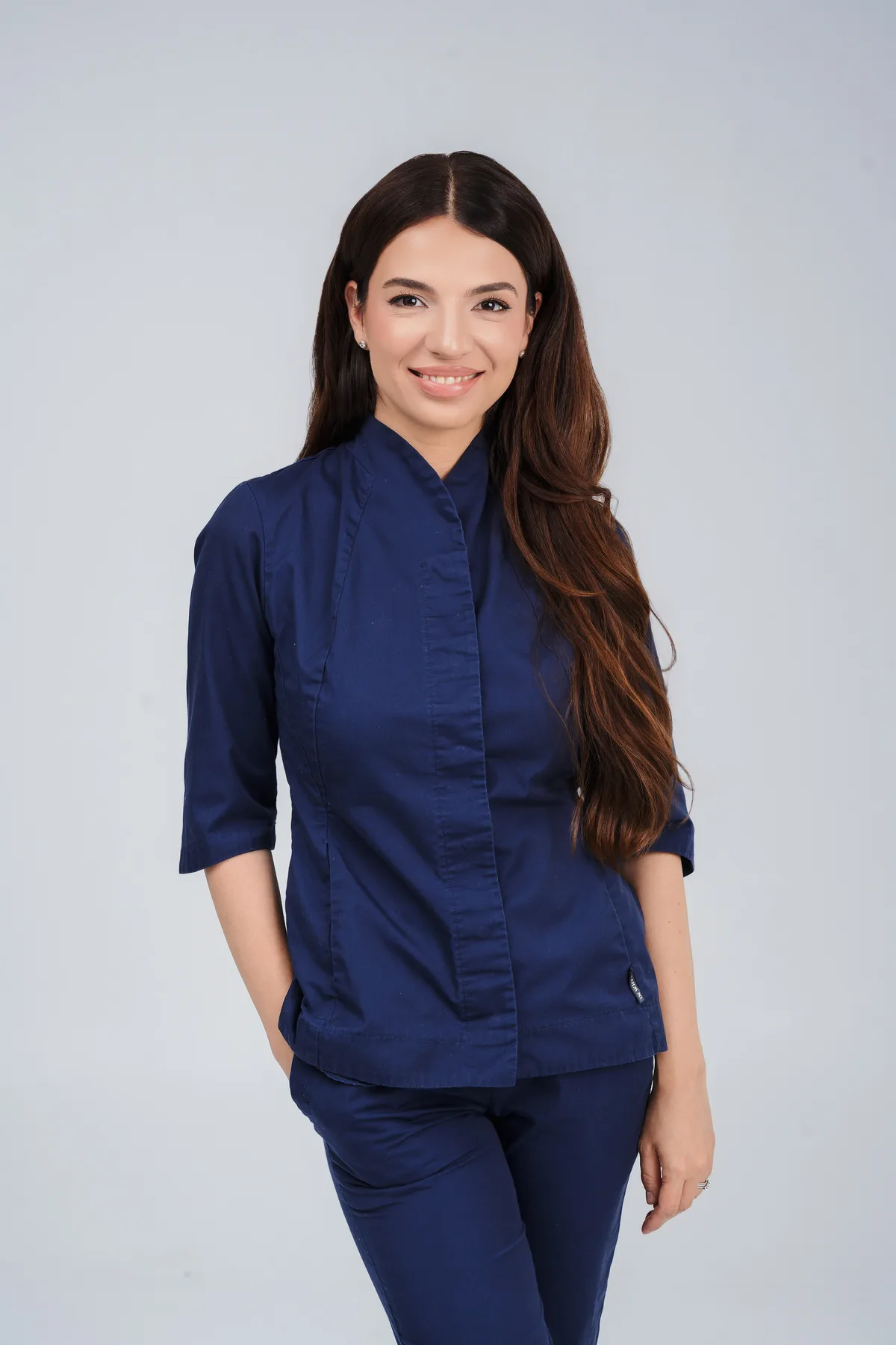 Dr. Clara Căpușan, medic dermatolog — tratament acnee Cluj